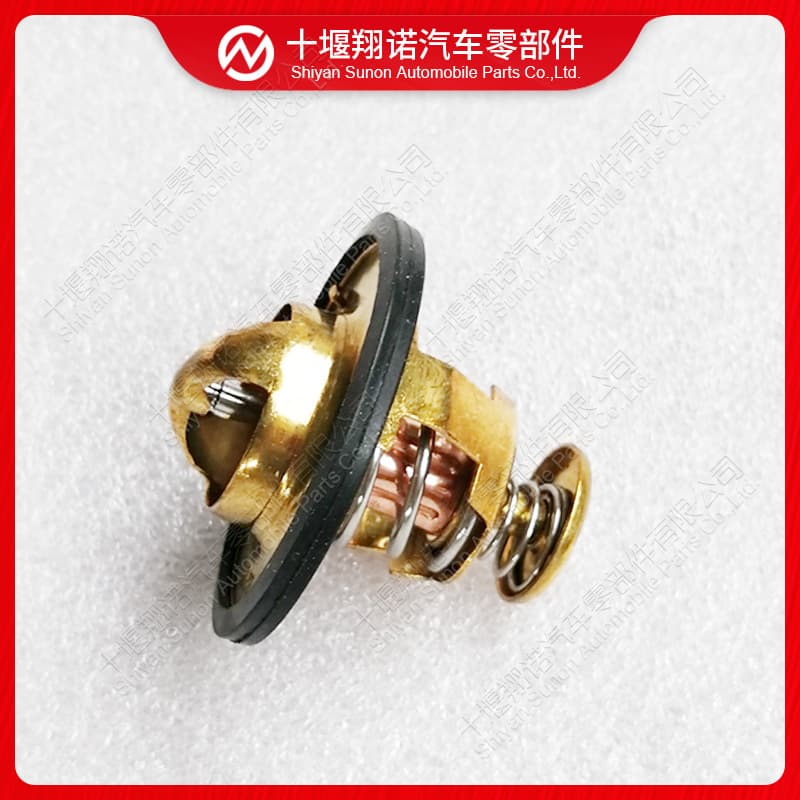 Dongfeng Cummins Engine B3.3 Thermostat 3800884 6004216120 C6004-21-6120
