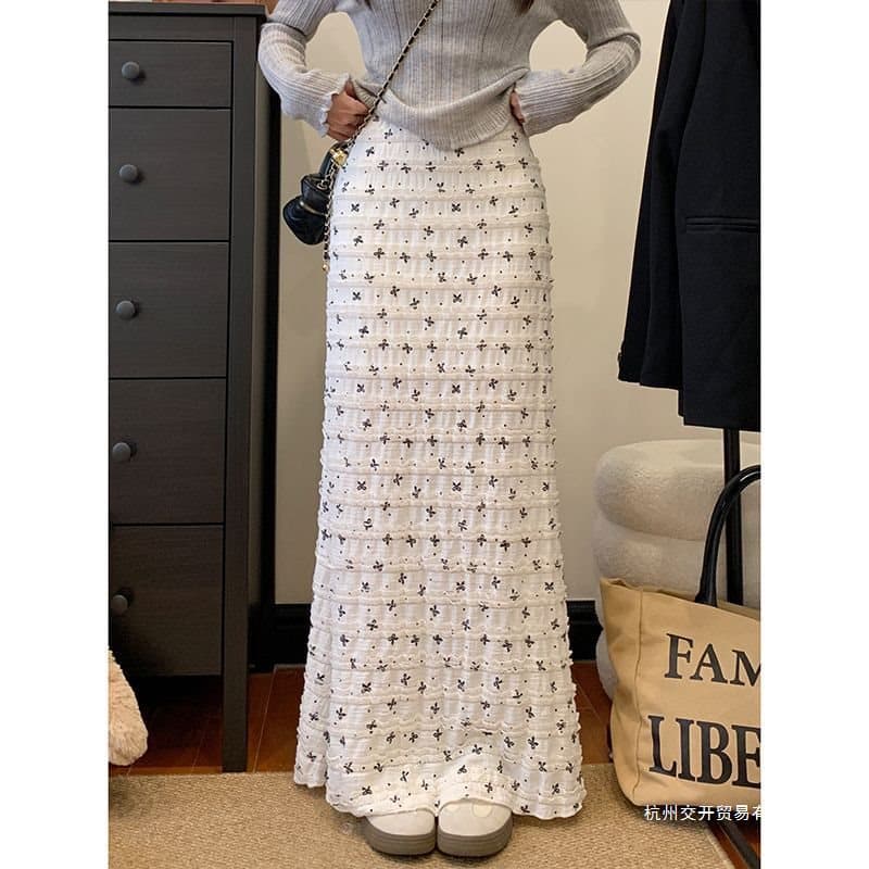 Plus Size French Lace Floral Print Midi Skirt Women's High-Waisted Draped Fishtail Skirt, Conceals Belly and Slims Figure
