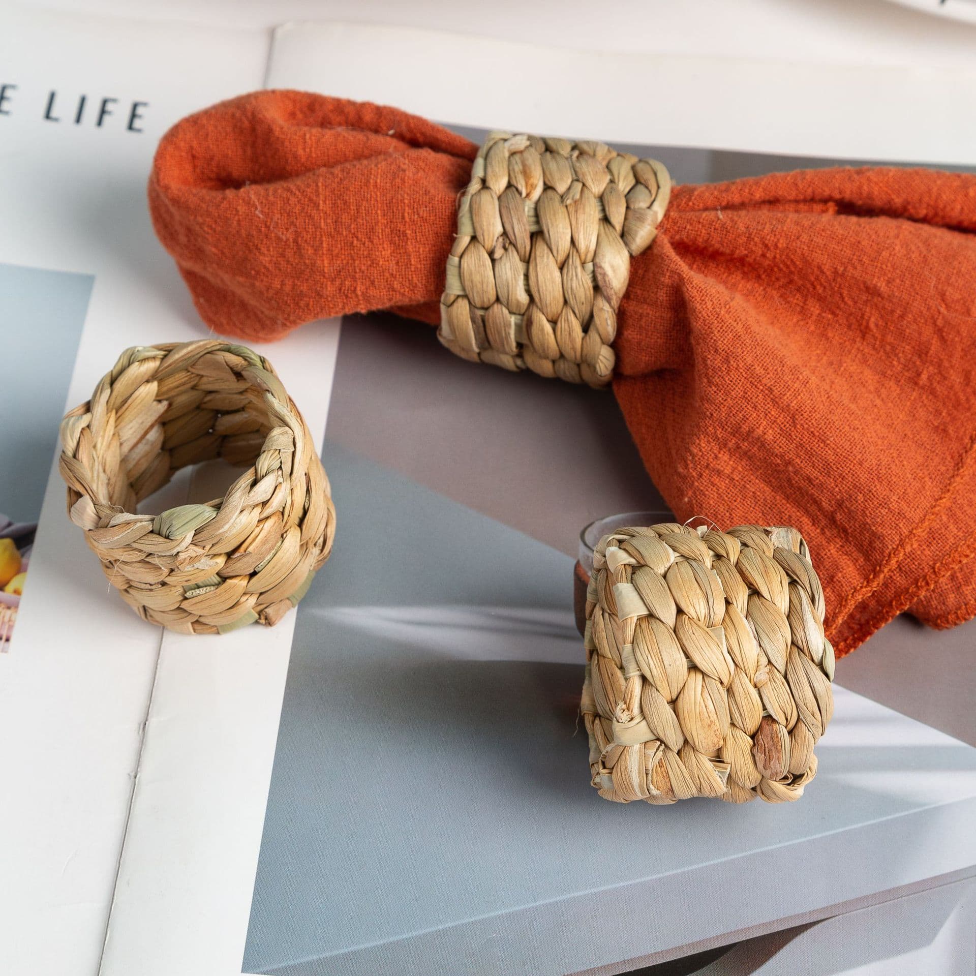 Wholesale Amazon New Product Hand-Woven Water Hyacinth Straw Napkin Ring Napkin Ring Straw Napkin Buckle Paper Towel Ring