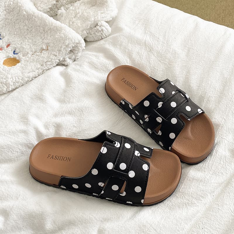 Trendy Thick-Soled Polka Dot Slippers with Double Buckle, Height-Increasing Commuter Slippers for Women, Summer 2026 Birkenstock-Style Outdoor Slippers