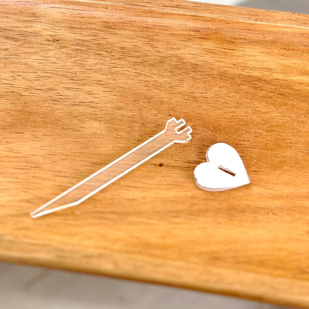 Acrylic Cake Decoration Tool Ins Style Butterfly Knot Fixed Multi-Functional Holder Birthday Valentine's Day Mother's Day Thanksgiving