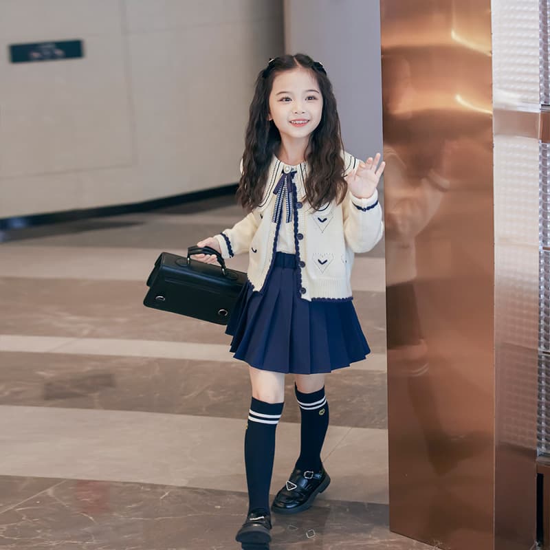 Girls JK Set Spring Autumn 2024 New Kids School Style Autumn Clothes Pleated Skirt 3-Piece Set Trendy