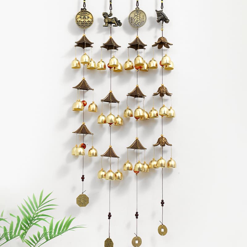 Japanese cartoon bells, wind chimes, gift blessings, personalized gifts, Japanese resin door decorations, car pendant accessories