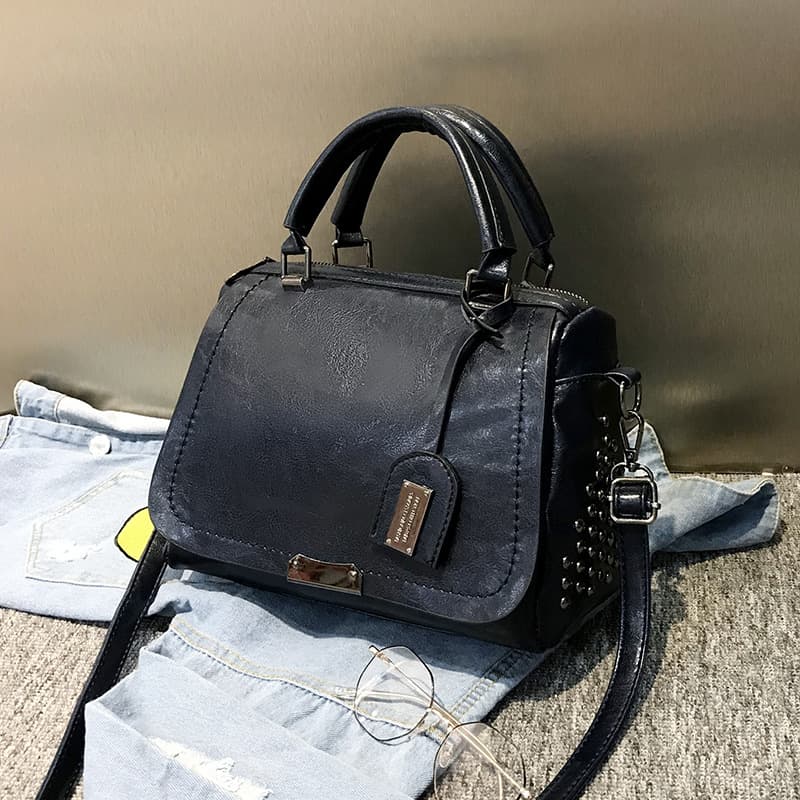 2025 Women's Bag European and American Retro Handbag Oiled Leather Rivet Bag Crossbody Bag Large Capacity Boston Shoulder Bag