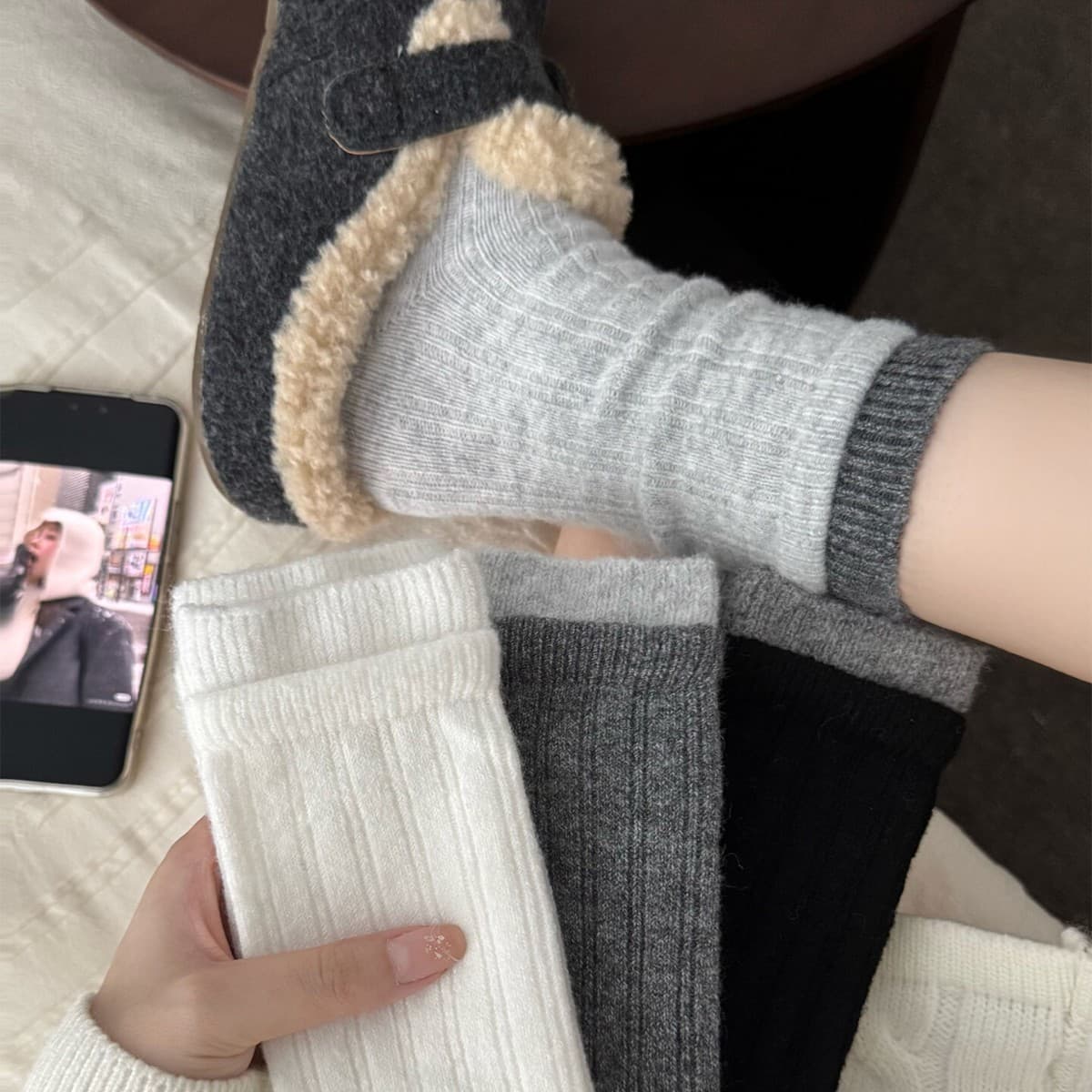 Women's Wool Socks Autumn Winter Gray Mid-Calf Socks Japanese Thick Long Socks Warm Cashmere Cotton Socks Winter Stacking Socks