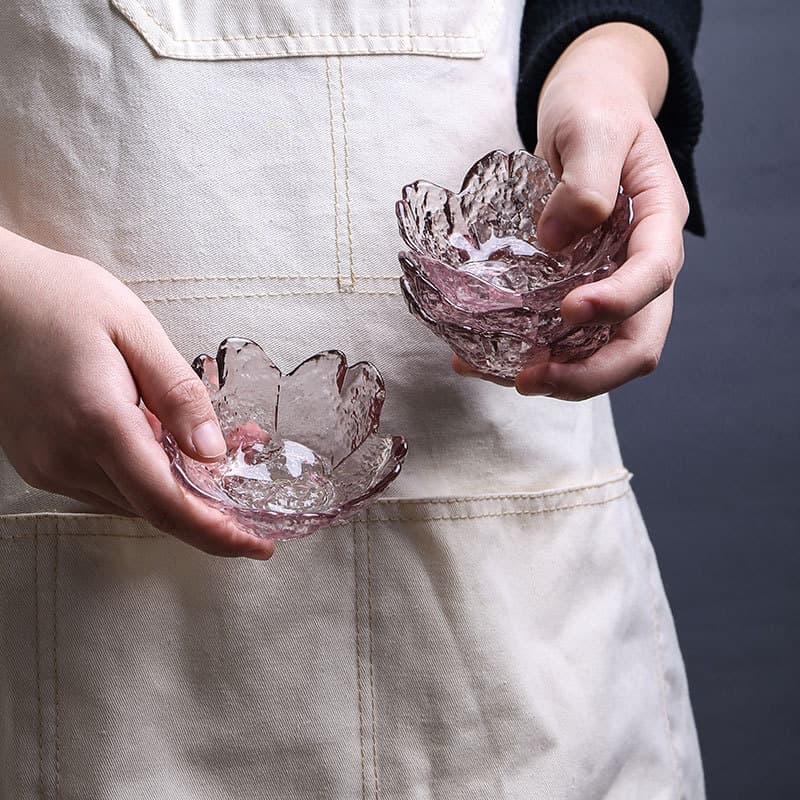 Japanese hammered glass pink cherry blossom dish, transparent sauce dish, small ins-style seasoning bowl tableware wholesale