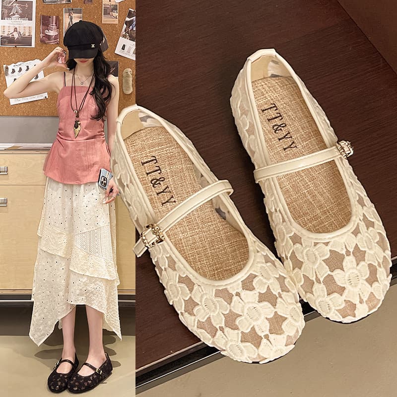 New Chinese Style Lace Petal Round Toe Shallow Mouth Women's French One-Strap Buckle Comfortable Yellow Ballet Evening Shoes