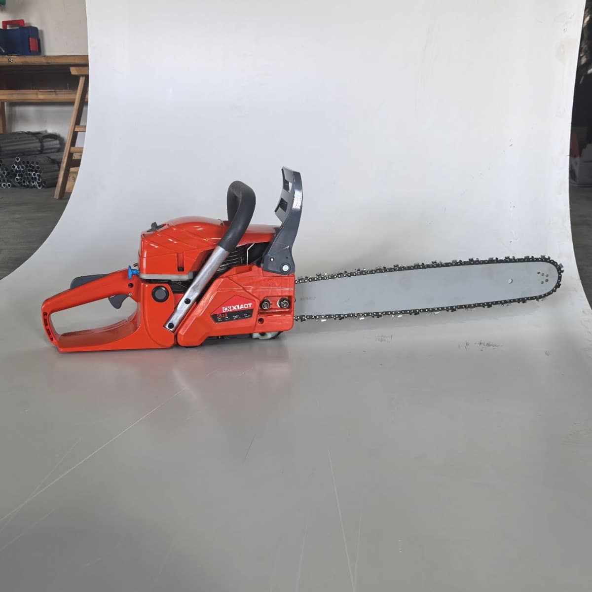 Chain saw, gasoline saw, sharp and durable motorcycle saw, portable logging saw, small portable garden cutting saw