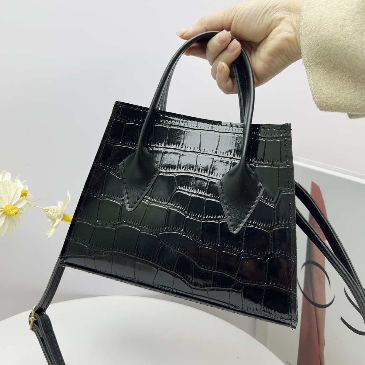 2025 New Retro Textured Minimalist Women's Bag Stone Pattern Crossbody Bag Ins Small Square Bag Fashionable Handbag Versatile