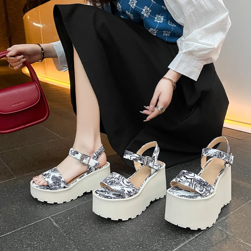 Chinese Style Song Gao Thick Sole Sandals for Women 2026 Summer Open Toe Ultra High Heel One-Strap Sandals Trendy