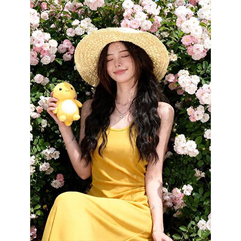 Dress resort style slim suspender skirt halterneck 2026 summer waist slimming versatile mid-length A-line skirt long skirt