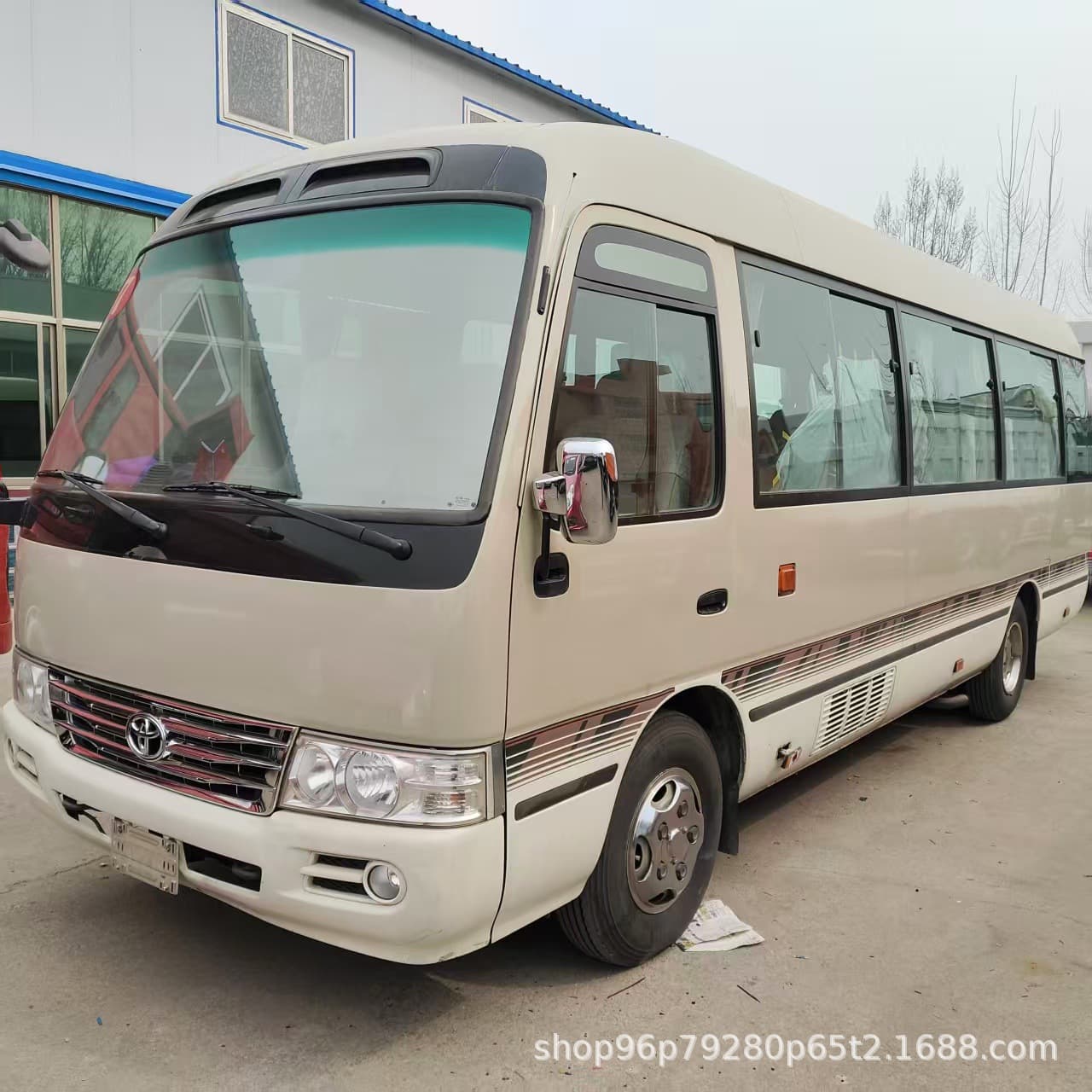Export to Africa Toyota Coaster Business Tourist Bus Used 19-23 Seater Bus Euro III Medium Bus