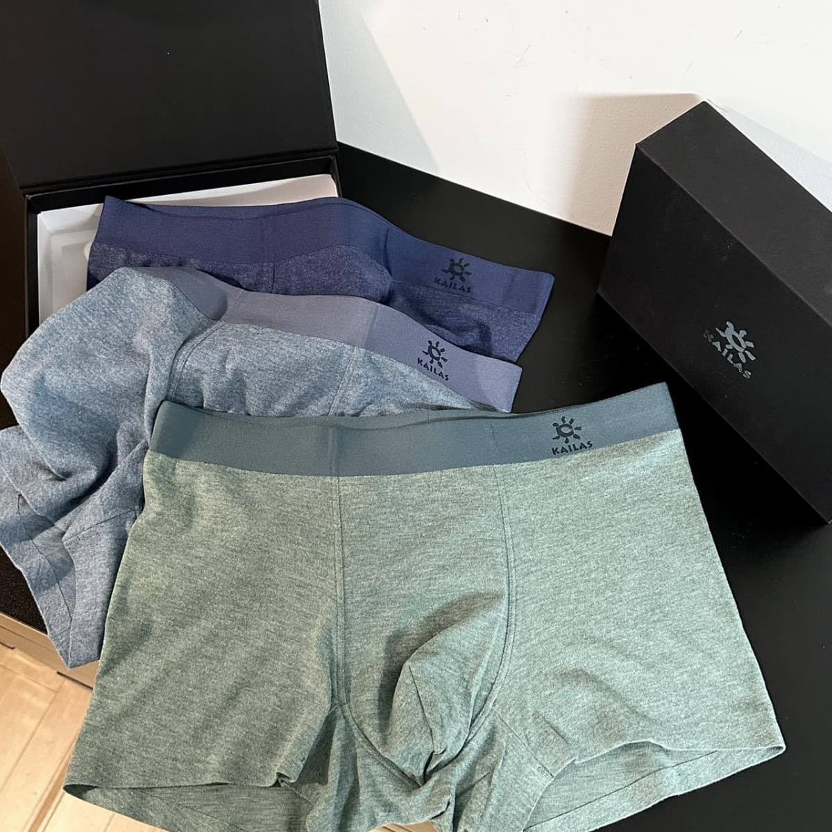 Cross-border Seamless Brushed Men's Boxer Briefs, Moisture-Wicking, Antibacterial Crotch, Comfortable and Breathable, 3-Pack Boxed