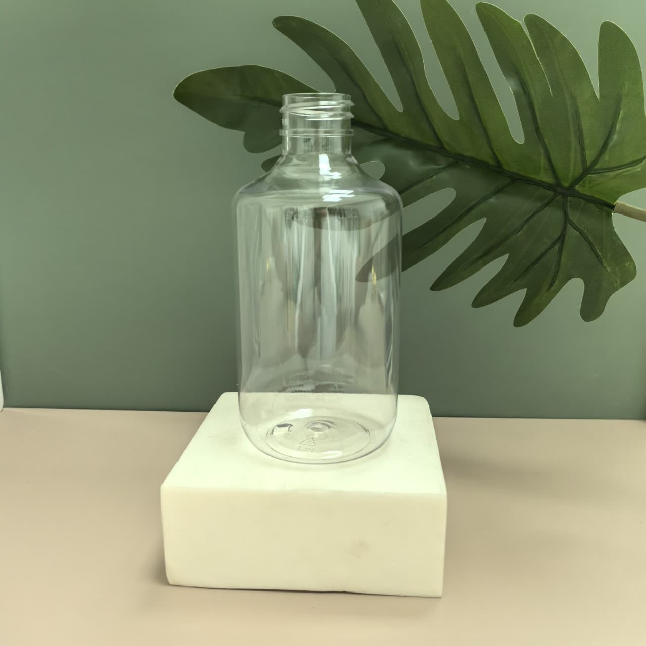 Wholesale 280ml PET long-neck Boston round shoulder bottles, tea-colored 28mm press-type lotion bottles, hand soap plastic empty bottles.