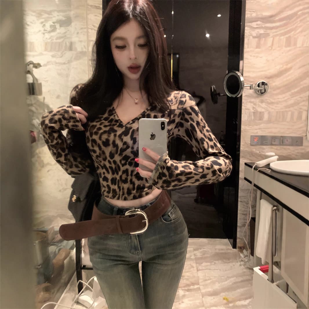 Retro Leopard Print V-Neck Long Sleeve T-Shirt for Women, Autumn/Winter American Style Slim Fit Layering Top, Short Length