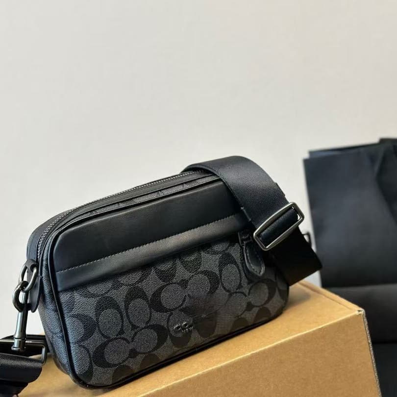 Unisex Camera Bag PVC Material Casual Travel Crossbody Messenger Bag Versatile Commuter Phone Bag 22x15x5