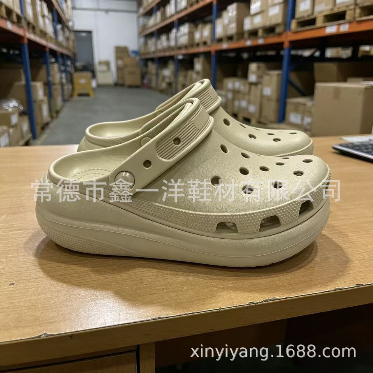 Genuine Summer Puff Clog Sandals EVA Thick Sole Heightening Beach Shoes Closed-Toe Men's Slippers Women's Shoes