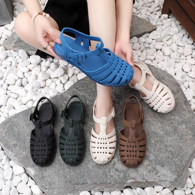 Korean Style Non-Slip Beach Shoes Roman Crystal Jelly Shoes Closed-Toe Hollow Sandals Women's Casual Shoes Factory Wholesale
