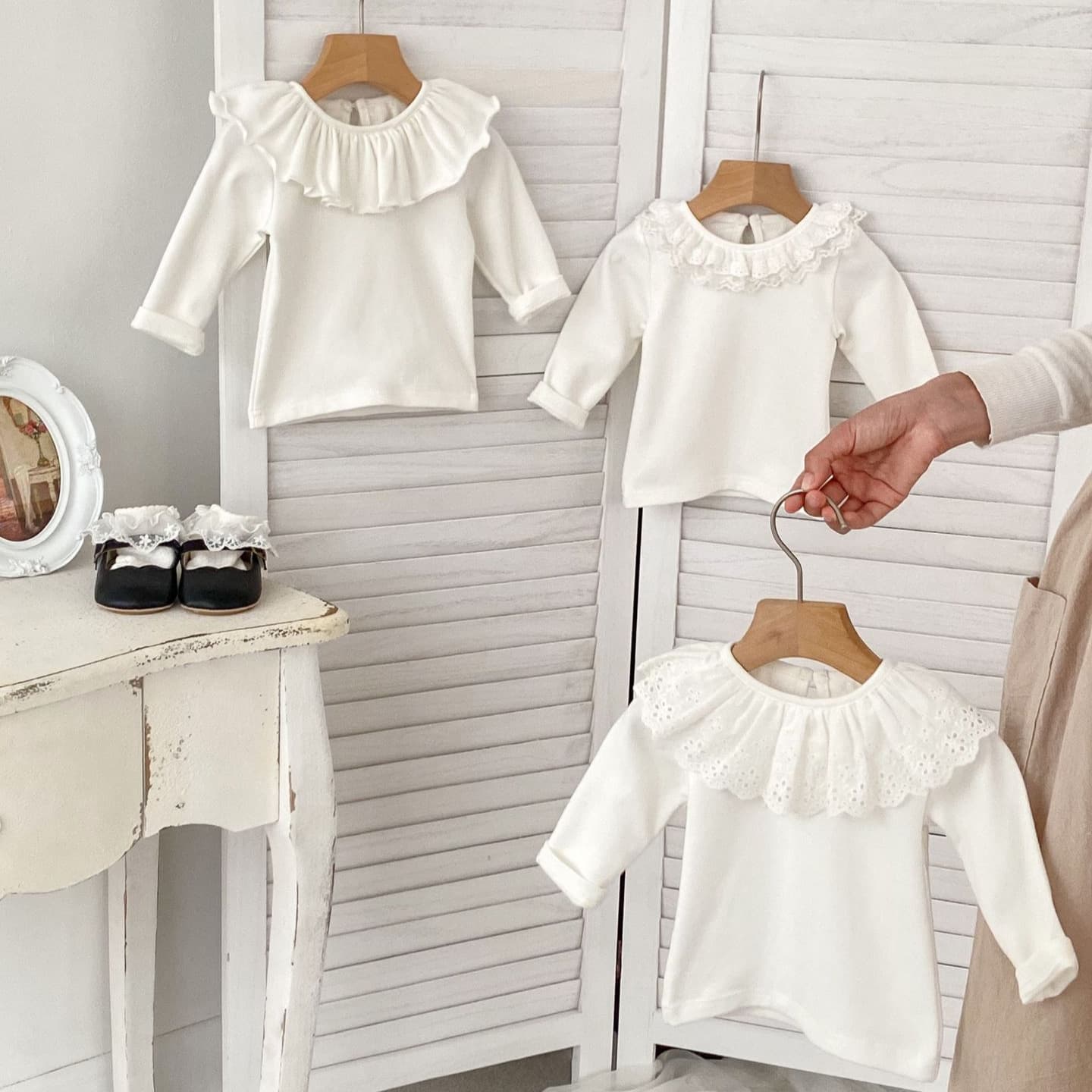 2026 Spring/Autumn Newborn Undershirt Korean Style Baby Girl Lace Collar Long Sleeve Doll Top Solid Color Base Layer