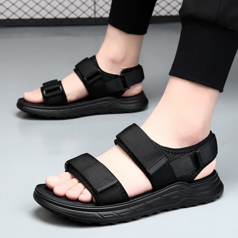 Sandals for men trendy 2026 summer outdoor sports and leisure beach shoes for boys non-slip sandals for driving