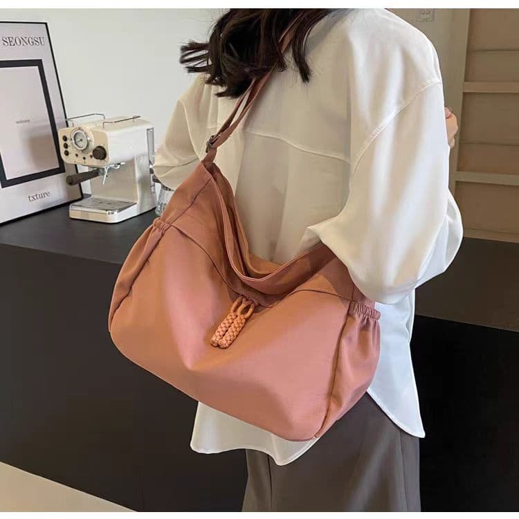 Canvas Bag Women Large Capacity Tote Bag Premium Underarm Bag New Makeup Bag Niche Crossbody Shoulder Bag
