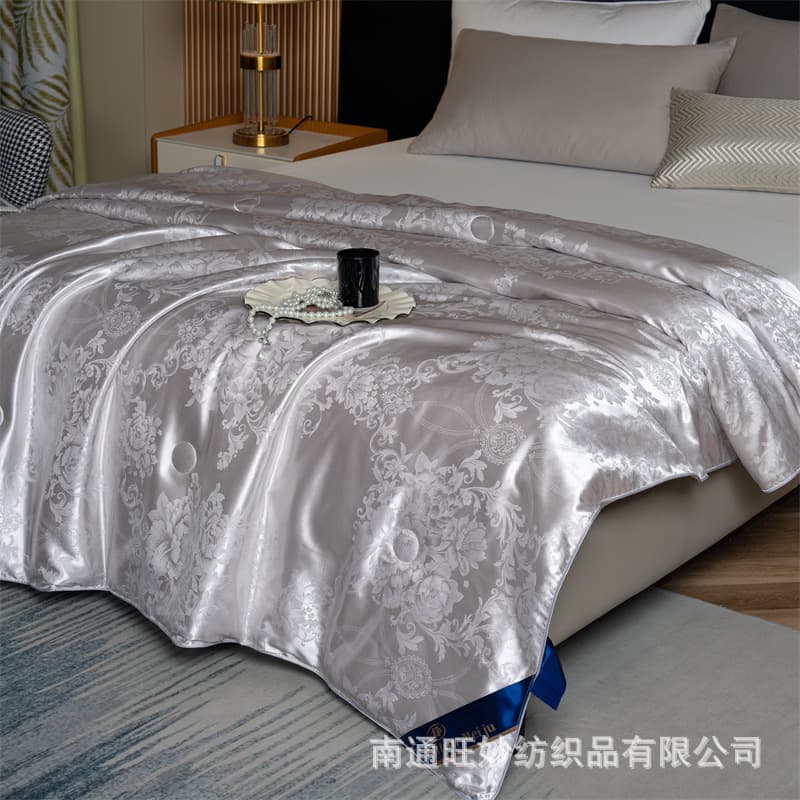 Summer Solid Color Large Jacquard Silk Cooling Quilt Luxury Bedding Sateen Cooling Quilt Cool-Touch Silk Quilt Air Conditioning Quilt Wholesale