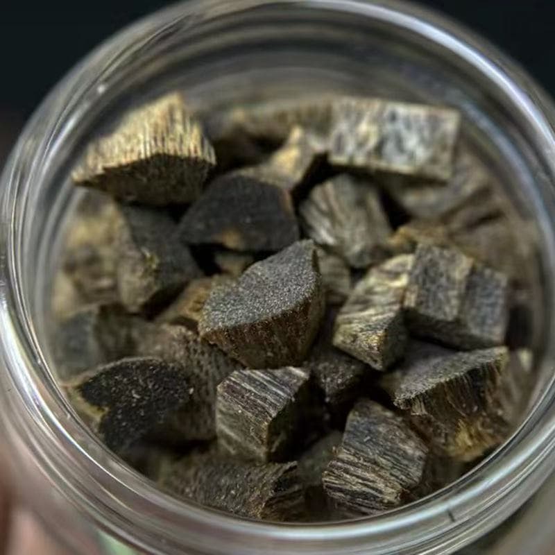 Hainan Qinan Agarwood 99 points heavy oil natural fragrant Qinan Agarwood rice grain tailings incense spices