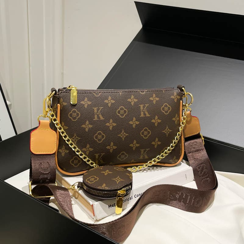Vintage Monogram Chain Crossbody Bag for Women Versatile Fashion Shoulder Bag 2026 New Niche High-End Handbag