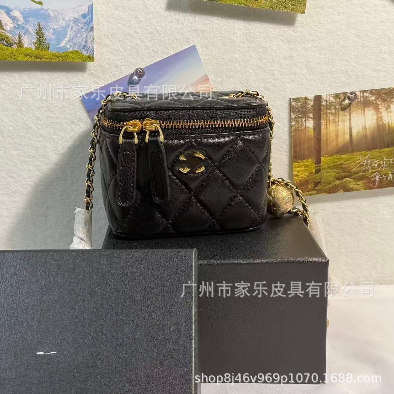 [Shipping from Guangzhou] Women's Genuine Leather Small Fragrance Cosmetic Bag Small Golden Ball Box Bag Diamond Diagonal Cross Chain Bag