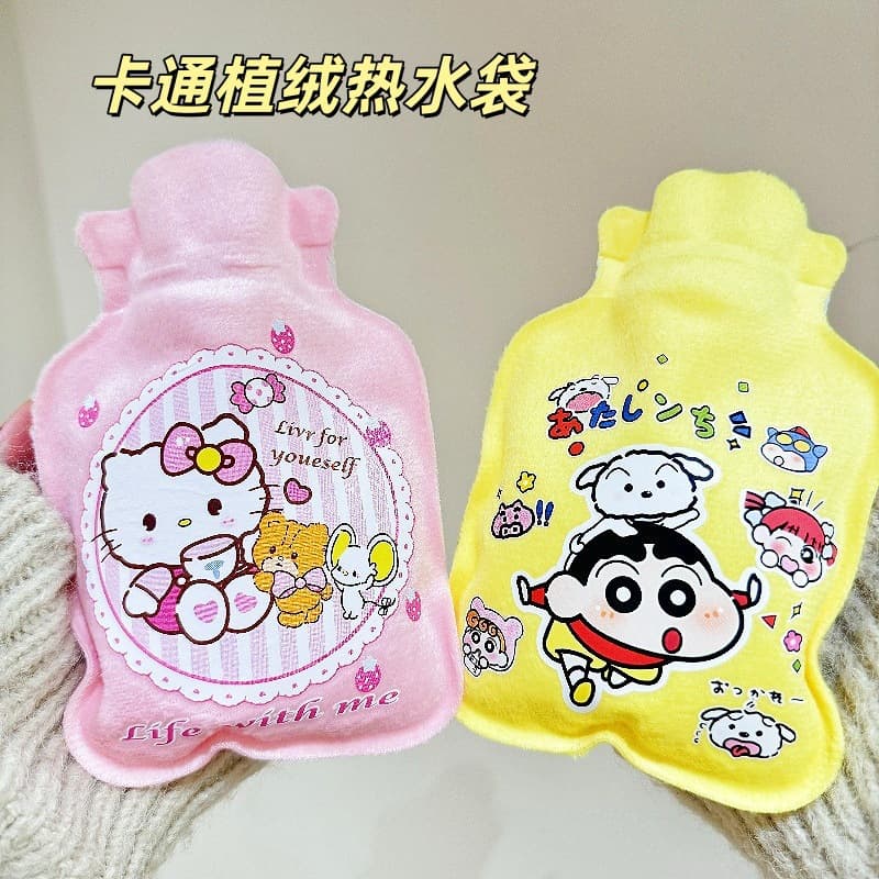 Cartoon mini hot water bottle, small size, for women, cute, warms hands and feet, portable heat pack for children.