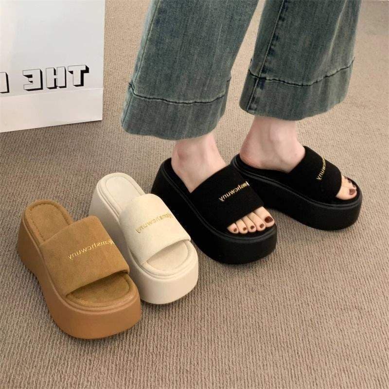 High-Appearance Thick-Soled Slip-On Sandals for Women 2025 New European and American Style Trendy Versatile Height-Increasing Open-Toe Sandals