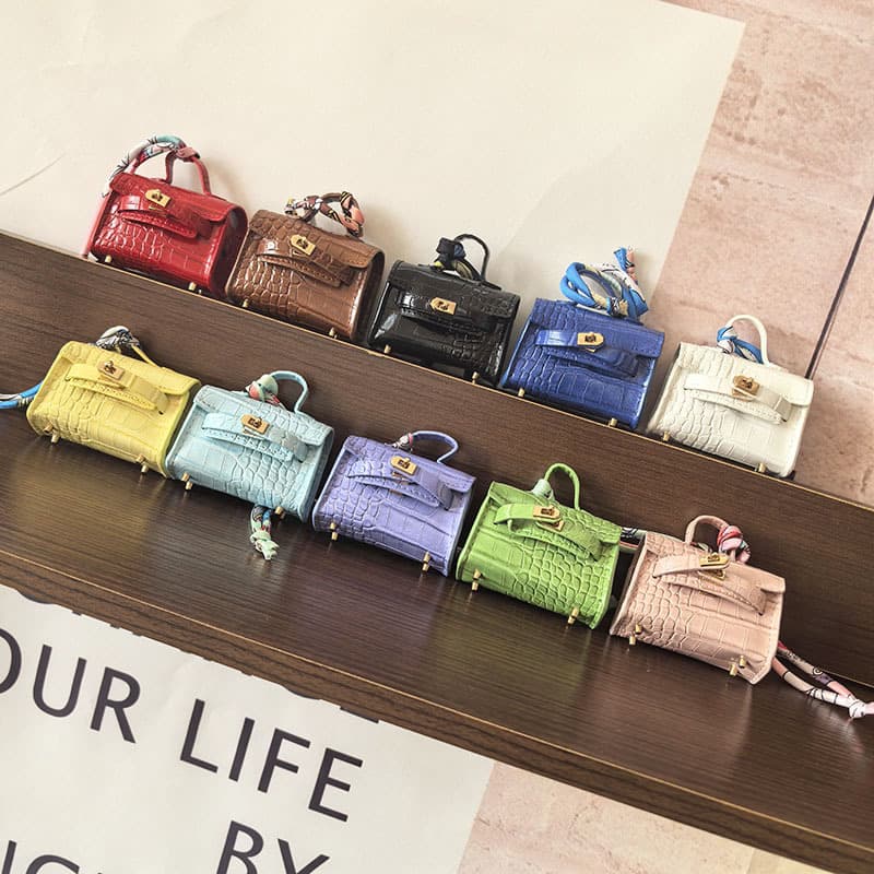 New Mini Crocodile Pattern Horizontal Kelly Bag Charm Car Keychain Women Exquisite High-End Creative Earphone Case
