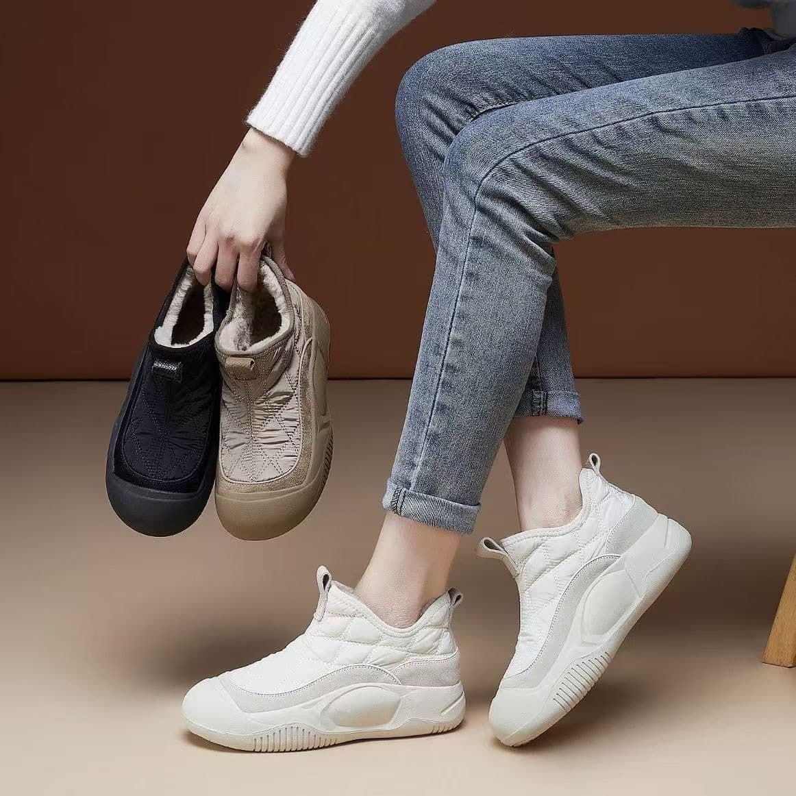 Short Snow Boots for Women 2026 New Winter Korean Fashion Fleece-Lined Warm Boots Thick Sole Cotton Shoes Mom Work Shoes