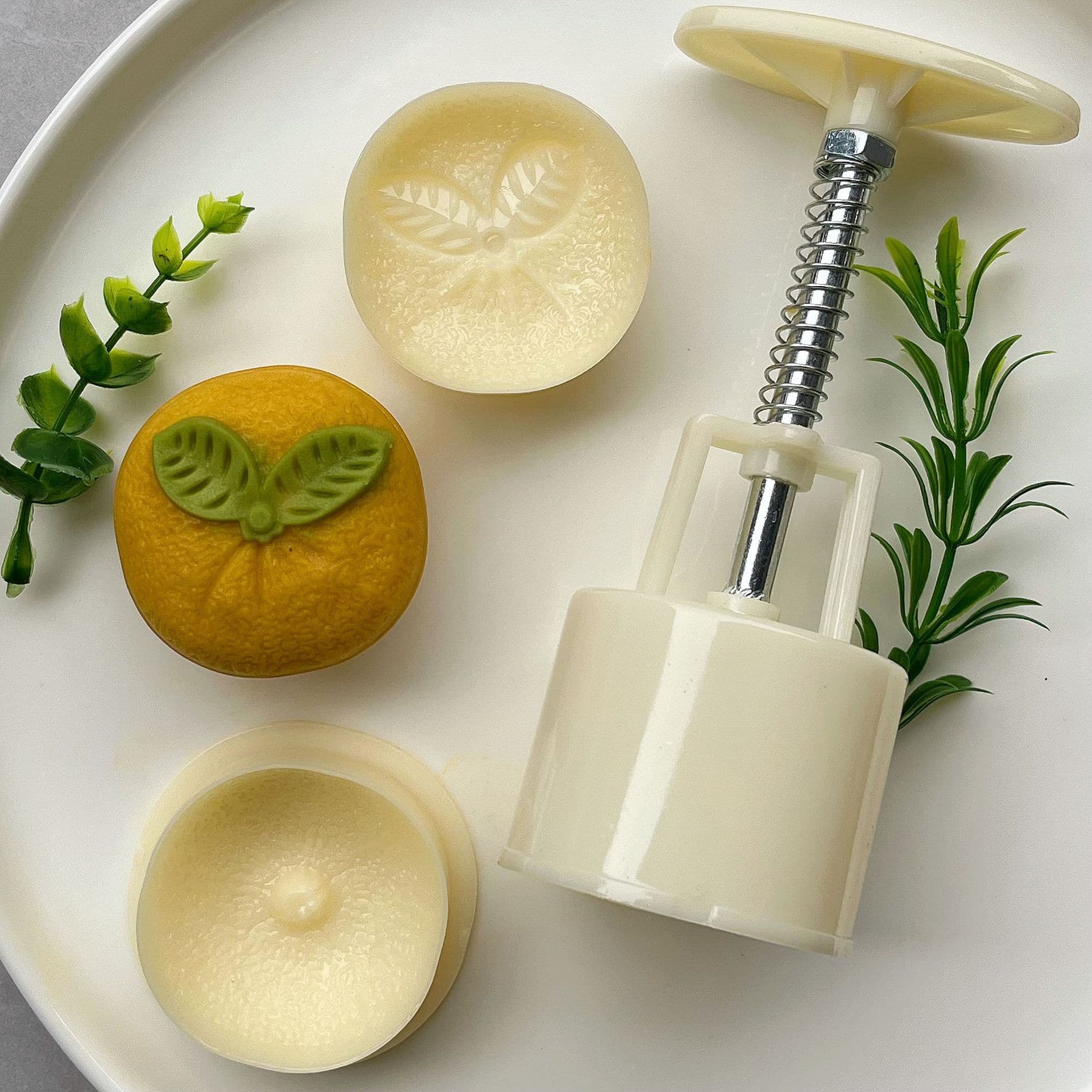 50g 3D Realistic Orange Mung Bean Cake, Snowskin Peach Mountain Skin Cantonese Mooncake Hand-Press Clamping Baking Molds