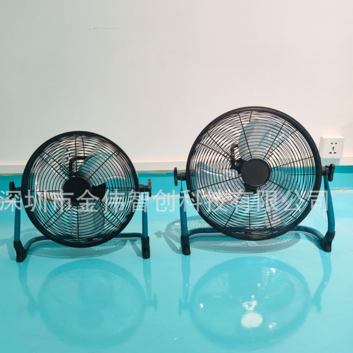 12-inch rechargeable fan desktop fan household floor fan vertical silent battery floor fan outdoor strong wind