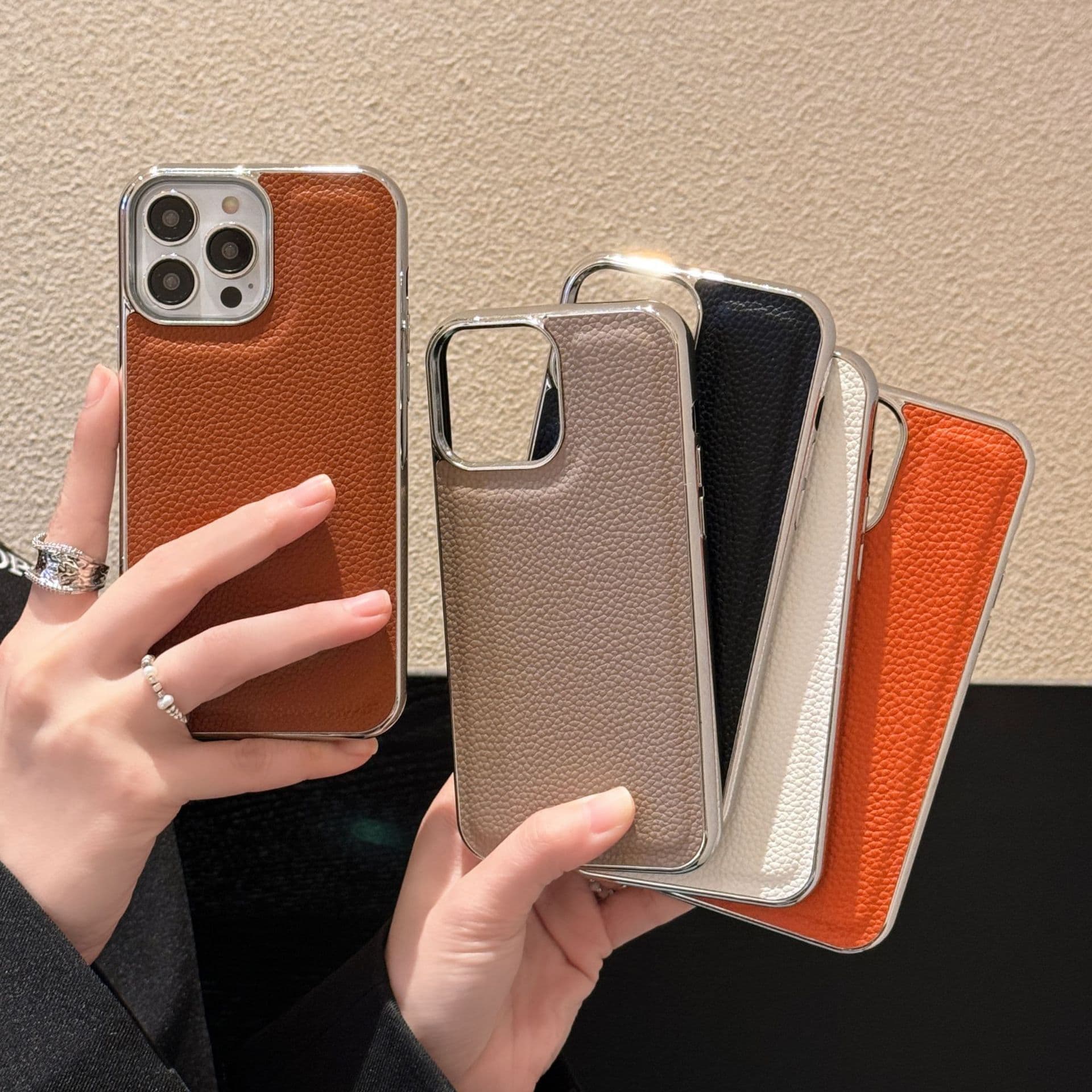 New 17 pebble grain electroplated full-wrap protective case for 15 Pro, drop-resistant, two-in-one leather-covered phone case