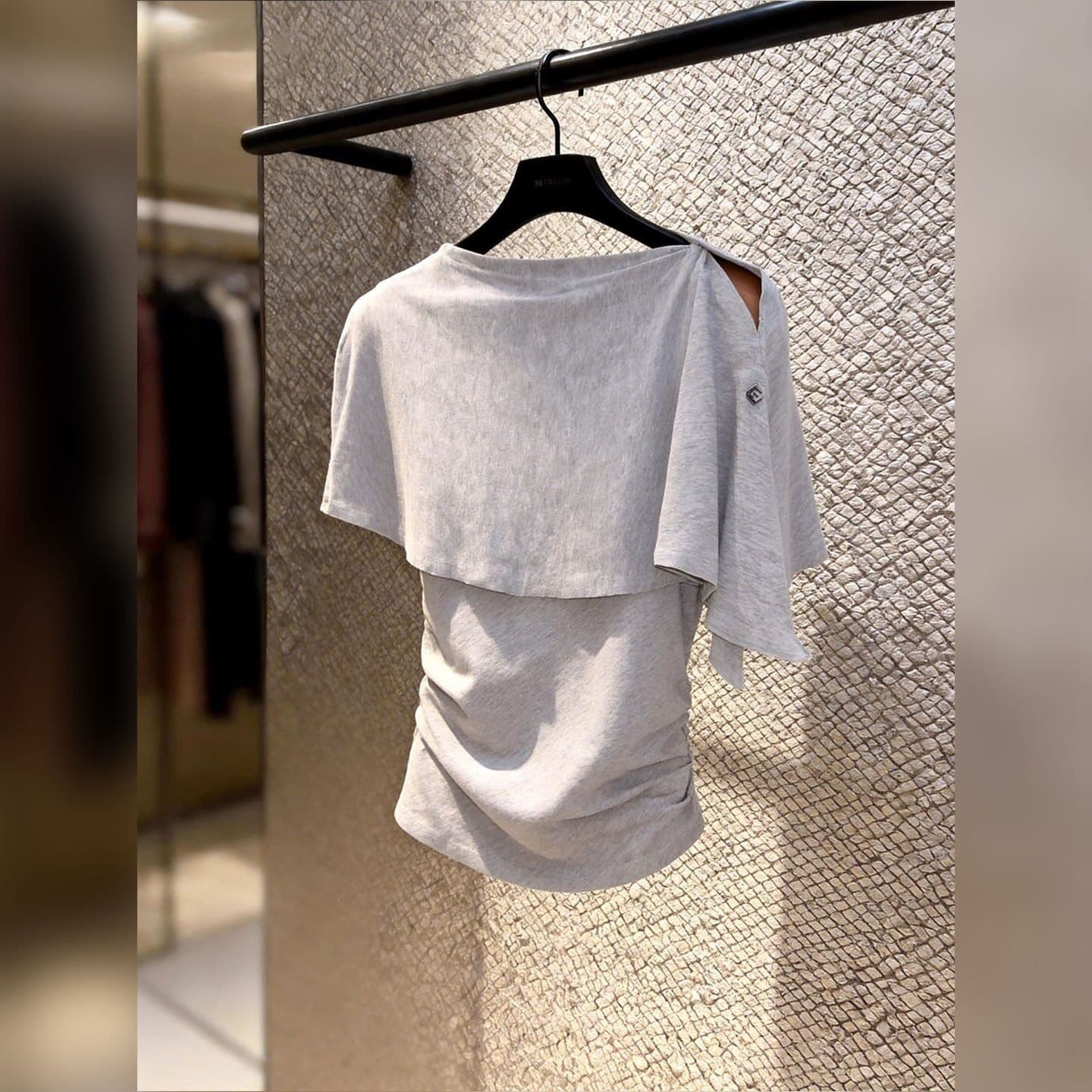 Chic Premium 2026 Summer New Design Sense Niche Temperament Slim Fit Casual Women's Top