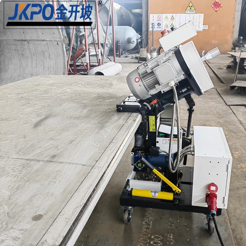 Self-propelled steel plate beveling machine, automatic walking electric beveling machine, steel plate edge milling and chamfering machine manufacturer.