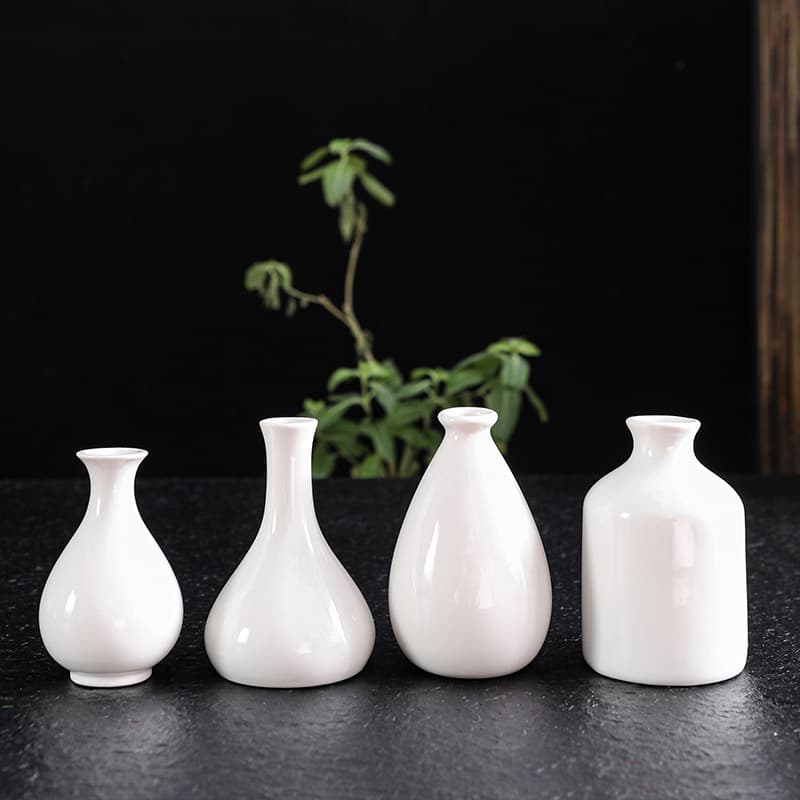 White Ceramic Small Vase Ceramic Jade Pure Bottle Home Decoration Ceramic Vase for Dried Flowers Hydroponics Aromatherapy Small Bottle
