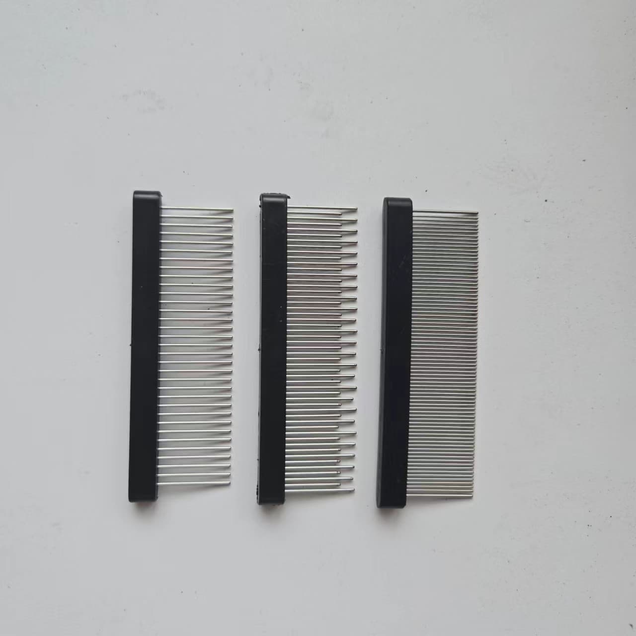 Factory direct sales wooden handle pet brush wooden handle comb hair pin comb open knot pet comb brush black strip pin comb insert comb accessories