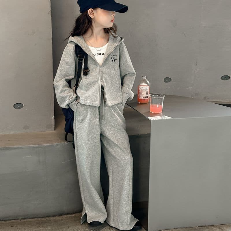 Girls' Autumn Outfit Set Baby Early Autumn Casual Fashion Two-Piece Set Children's Fall 2026 New Stylish Sportswear