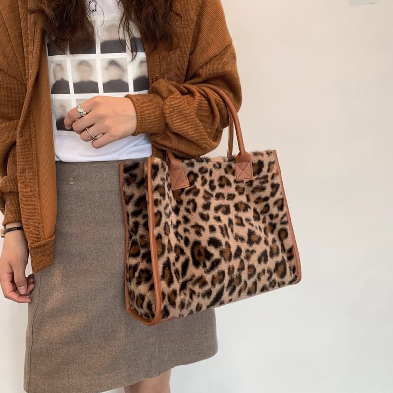 New retro large-capacity bag women's bag 2023 new trendy fashion simple shoulder bag casual trendy tote bag