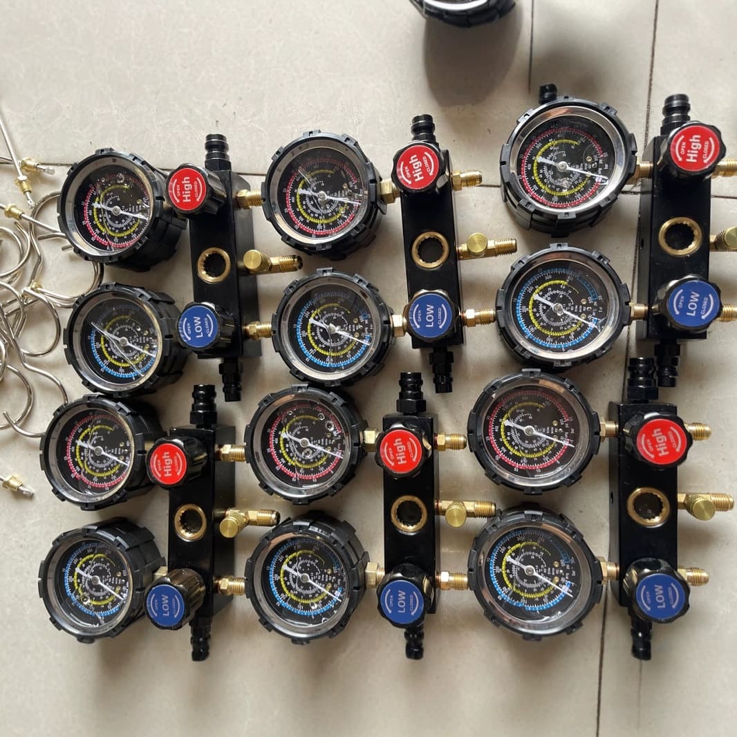R134a Refrigerant Car AC Charging Manifold Gauge Set, High Precision Dual Gauge Valve AC Refrigerant Charging Tool