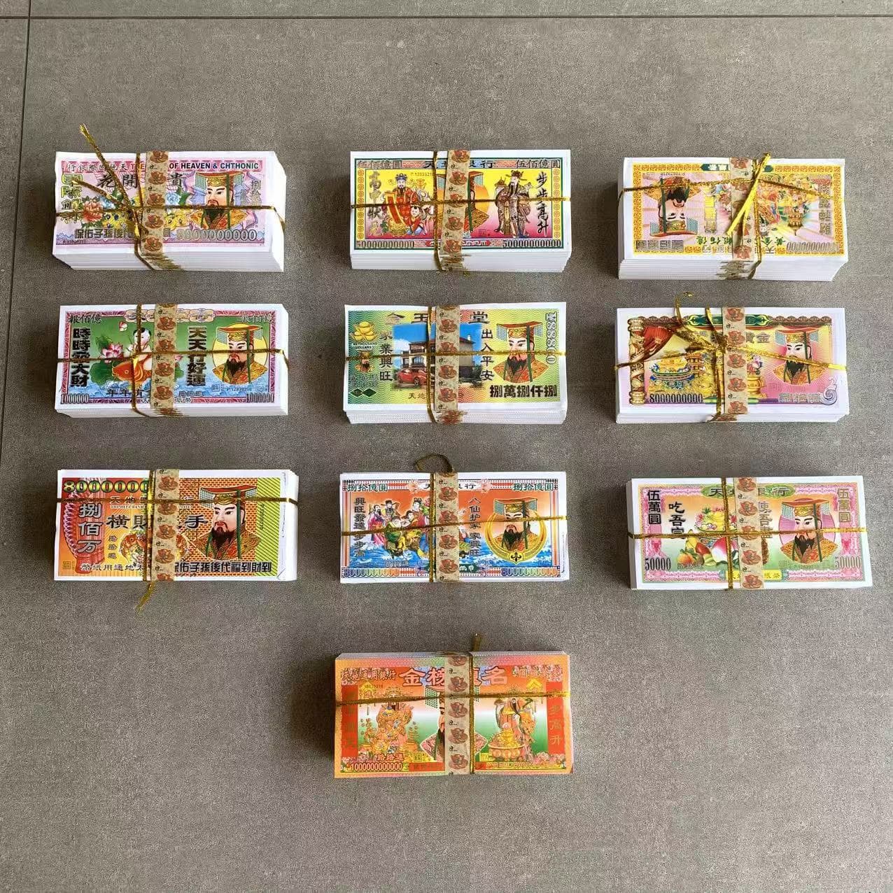 Pray for the ghost coins, 10 small coins for blessing, and burn paper for sacrifices.