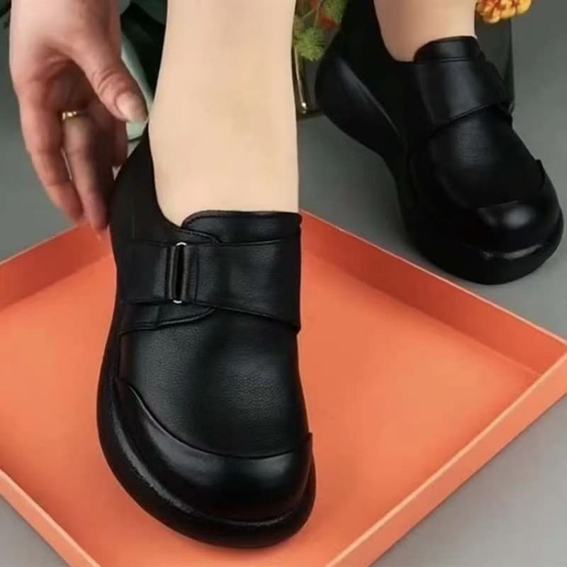 Thick-soled Retro Loafers for Women 2024 Autumn New Style Soft Lightweight Slip-on Leather Shoes Wholesale Cross-border