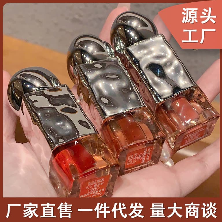 Gege Bear Light Nude Velvet Lip Gloss, Matte Finish, Highly Coloring, Transfer-Free, Autumn/Winter Lip Mud