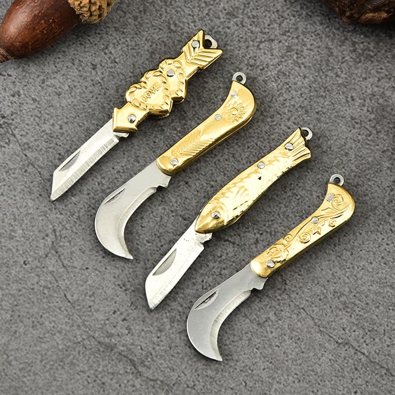 Factory Direct Mini Pocket Knife Keychain Folding Knife Brass Small Knife Portable Knife for Opening Packages