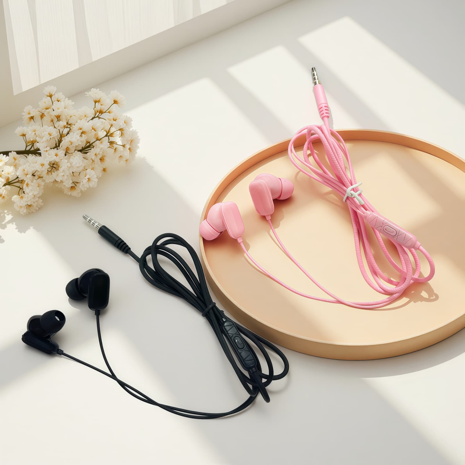 The factory can customize foreign trade cartoon earphones, in-ear wire-controlled gift earphones with microphone, 3D printing according to pictures, 3.5mm