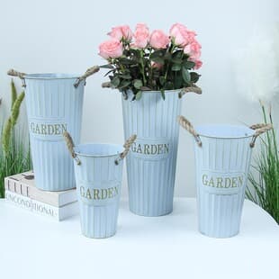 Vintage Distressed Iron Flower Bucket for Florist Home Flower Arrangement Deep Water Soaking Iron Bucket Wholesale