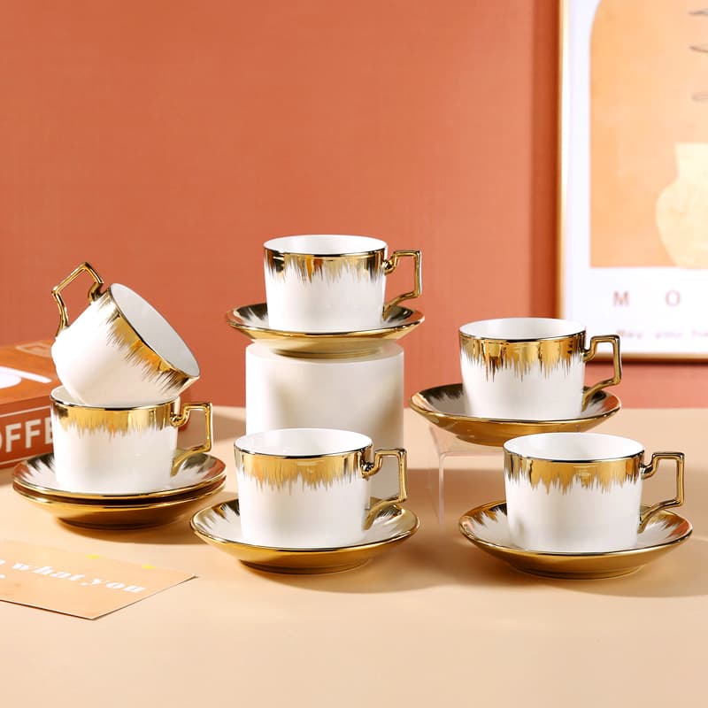 Cross-border electroplated ceramic cup and saucer set, European-style ceramic cup with gold plating, coffee cup and saucer, creative gift for tea